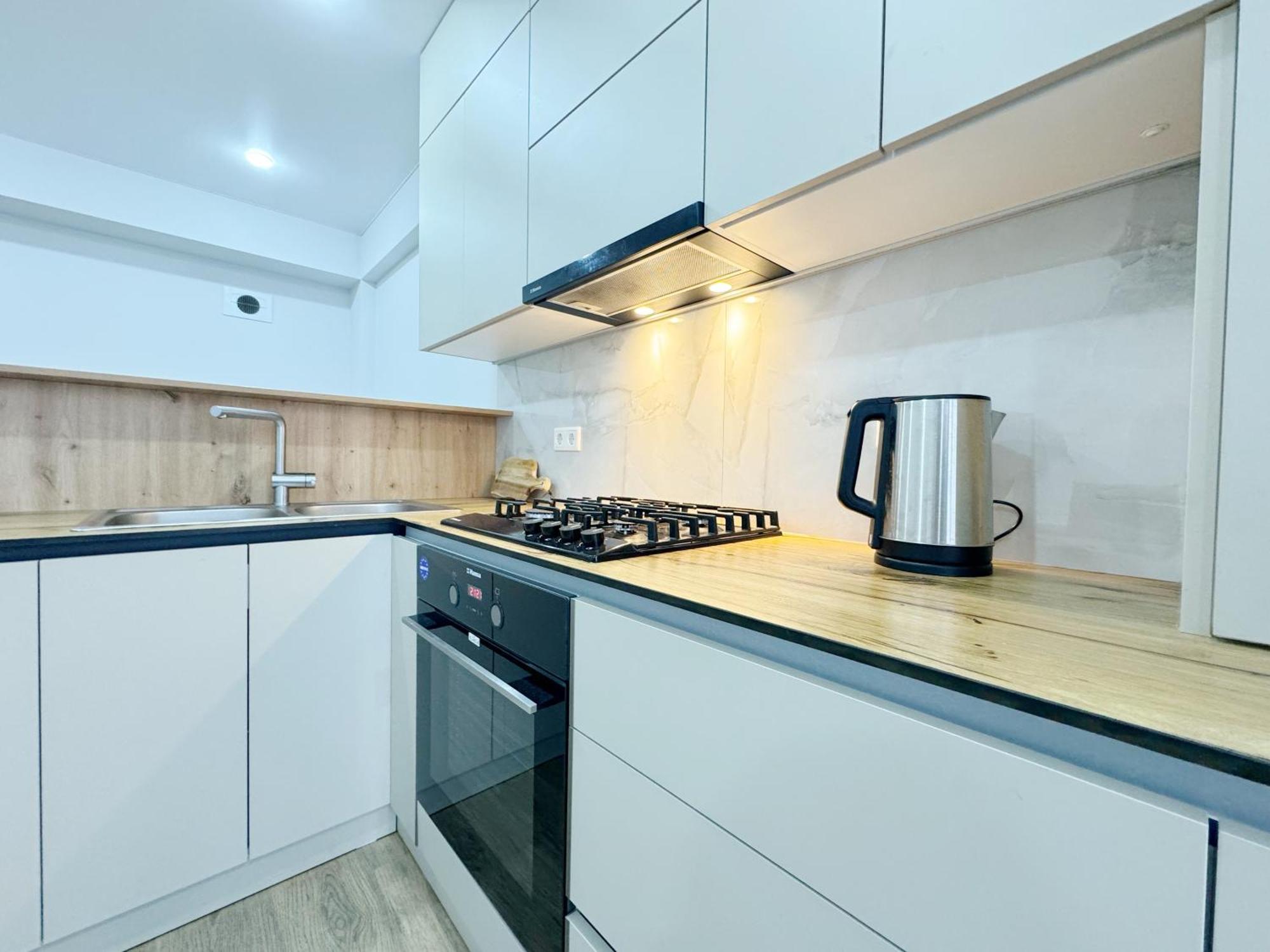 Decebal Avenue Apartment