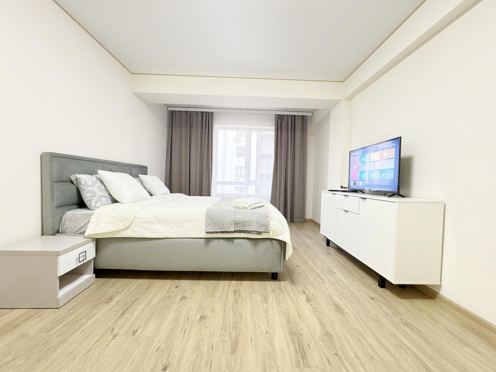Decebal Avenue Apartment